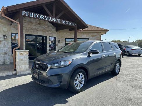 Used 2020 Kia Sorento LX image 1