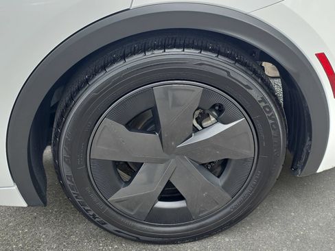 Used 2026 Toyota Prius LE FWD image 31