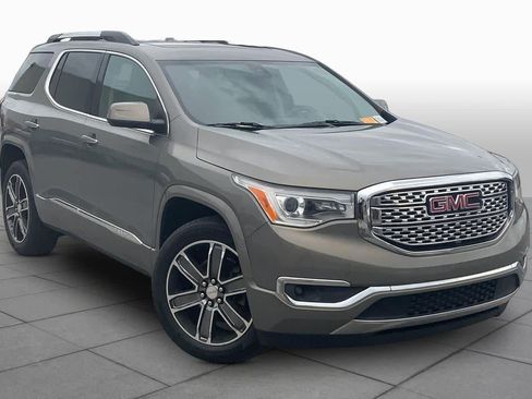 Used 2019 GMC Acadia Denali w/ Technology Package FWD image 3