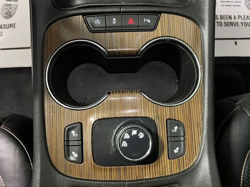 Used 2020 GMC Acadia SLE w/ Driver Convenience Package image 14