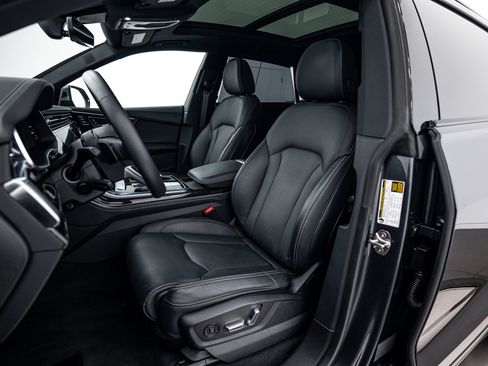 Certified 2025 Audi Q8 Prestige w/ Prestige Package image 11