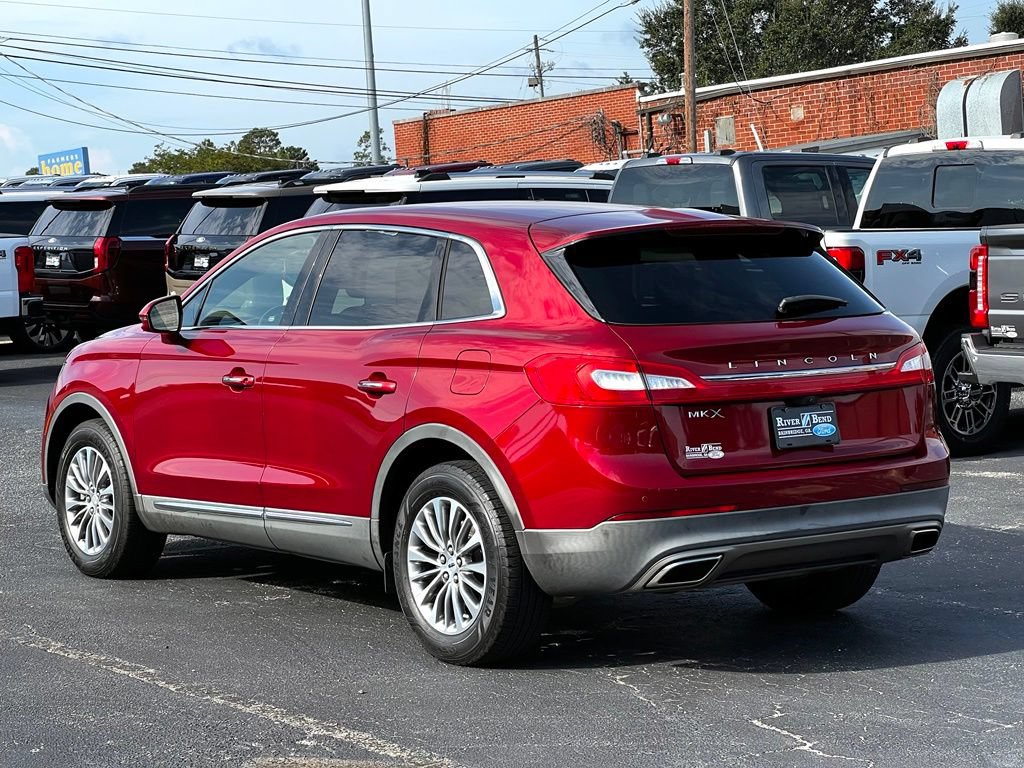 Used 2017 Lincoln MKX Select w/ Select Plus Package FWD image 3