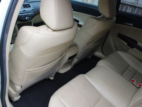 Used 2012 Honda Crosstour EX-L image 3