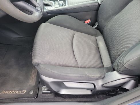 Used 2017 MAZDA MAZDA3 Sport FWD image 24