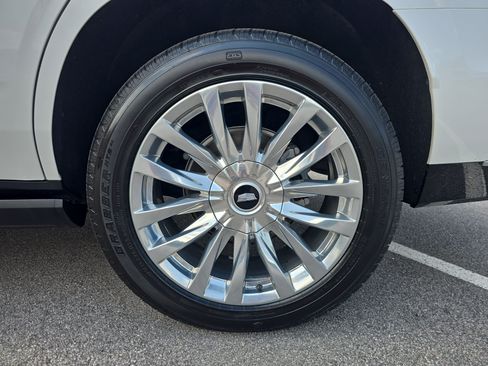 Certified 2023 Cadillac Escalade Premium Luxury w/ Performance Package AWD/4WD image 35
