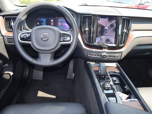 Used 2023 Volvo XC60 B5 Plus w/ Climate Package AWD/4WD image 11