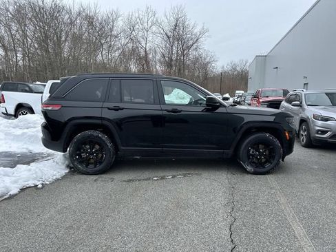 New 2026 Jeep Grand Cherokee Altitude AWD/4WD image 2