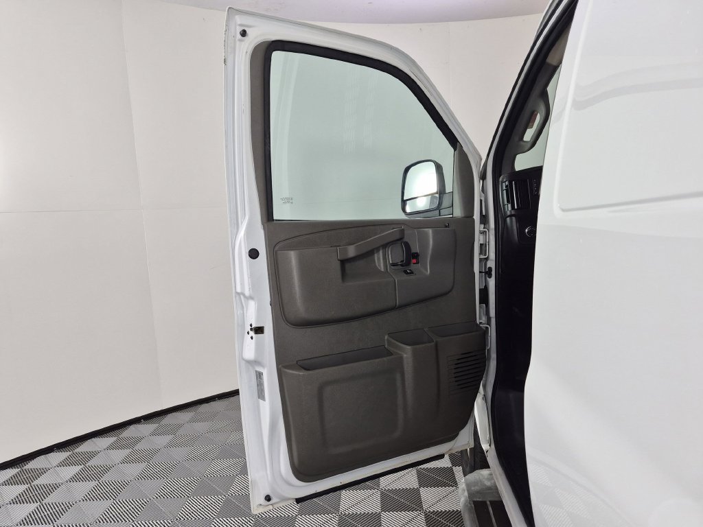 Used 2022 GMC Savana 2500 w/ Driver Convenience Package RWD image 15