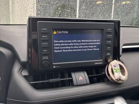 Used 2020 Toyota RAV4 XLE FWD image 10