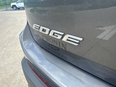 Used 2017 Ford Edge SE FWD image 9