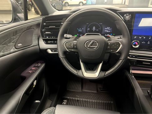 New 2026 Lexus RX 450h AWD image 31