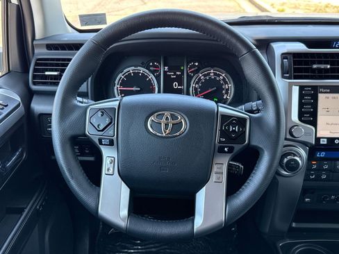 Used 2022 Toyota 4Runner Limited AWD/4WD image 16