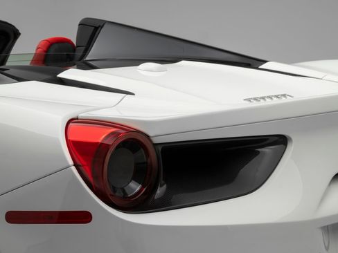 Used 2018 Ferrari 488 Spider Base image 31