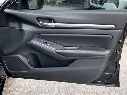 Used 2022 Nissan Altima 2.5 SV image 25