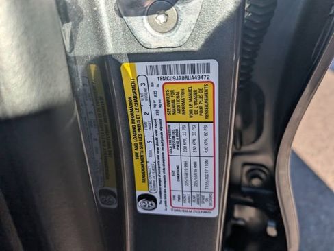 Used 2024 Ford Escape Platinum AWD/4WD image 19
