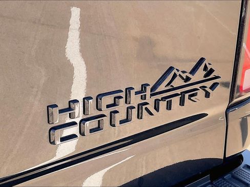Used 2025 Chevrolet Silverado 2500 High Country w/ High Country Premium Package image 11
