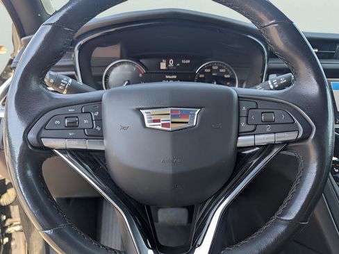 Used 2023 Cadillac XT6 Premium Luxury image 29