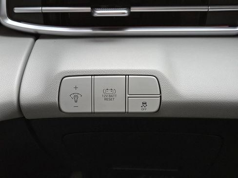 Used 2024 Hyundai Elantra Limited FWD image 20