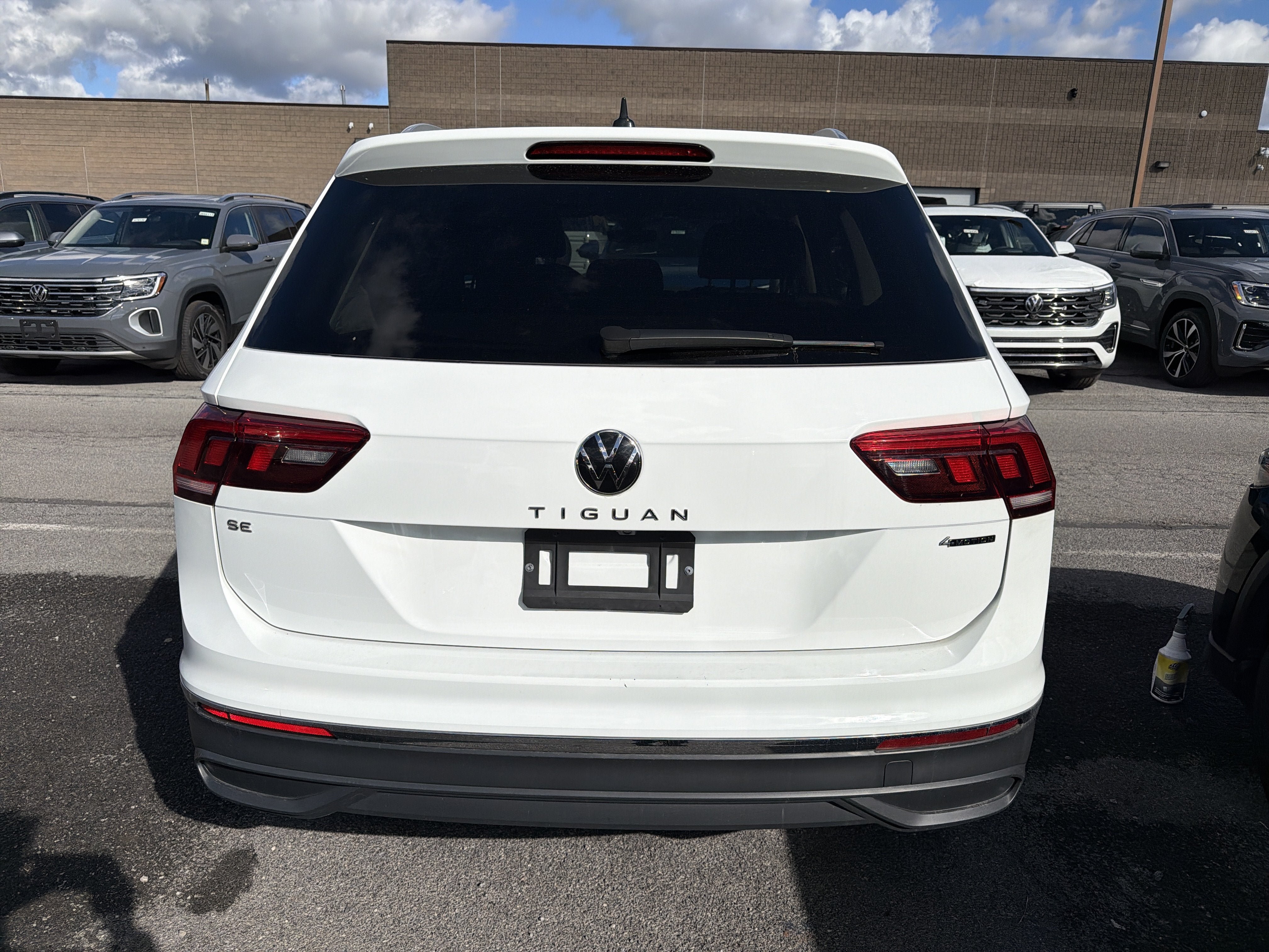 Used 2024 Volkswagen Tiguan SE AWD/4WD image 6