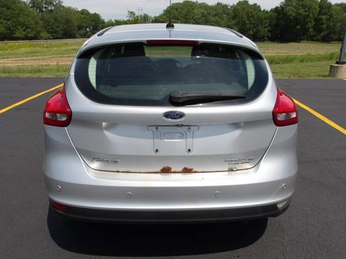 Used 2015 Ford Focus Titanium FWD image 36
