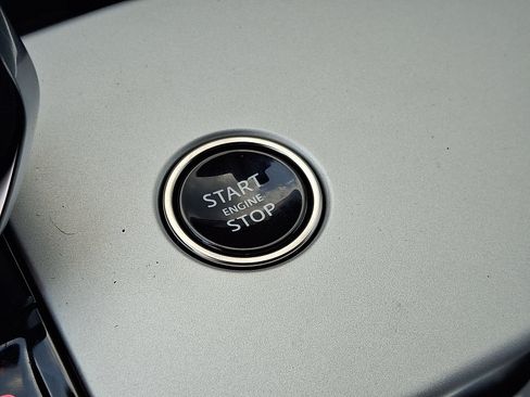 New 2025 Land Rover Range Rover SE AWD/4WD image 17