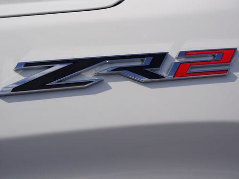 Used 2022 Chevrolet Silverado 1500 ZR2 w/ Technology Package image 7