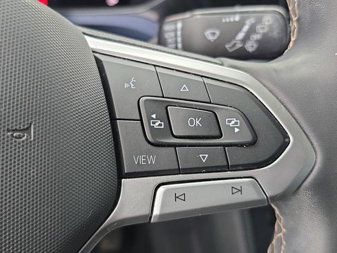 Certified 2022 Volkswagen Taos SE image 17