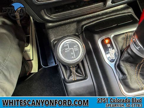 Used 2022 Jeep Gladiator Overland AWD/4WD image 17