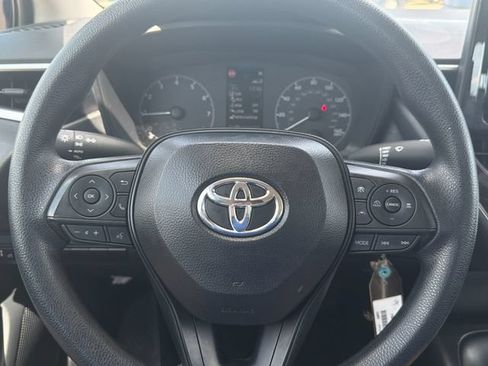 Used 2025 Toyota Corolla LE FWD image 22