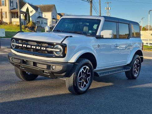 Used 2025 Ford Bronco Outer Banks image 11