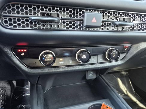 Certified 2025 Honda HR-V Sport image 17