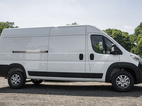 New 2025 RAM ProMaster 3500 w/ Quick Order Package 22G SLT image 3