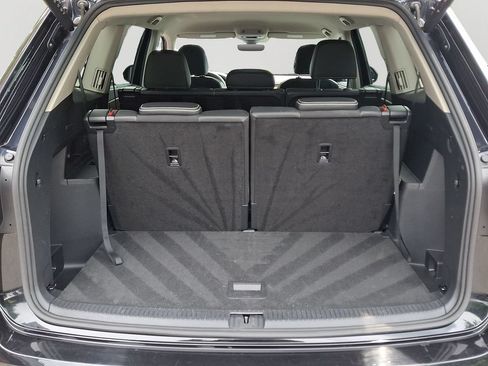 Used 2025 Volkswagen Atlas SE FWD image 28