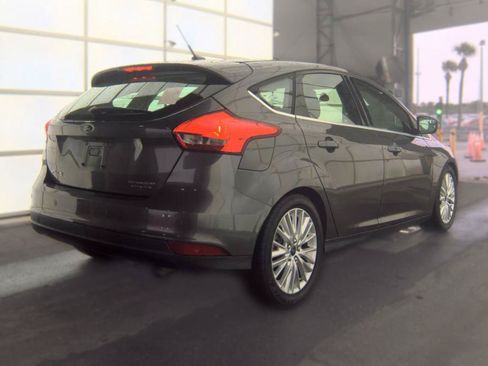 Used 2015 Ford Focus Titanium FWD image 4