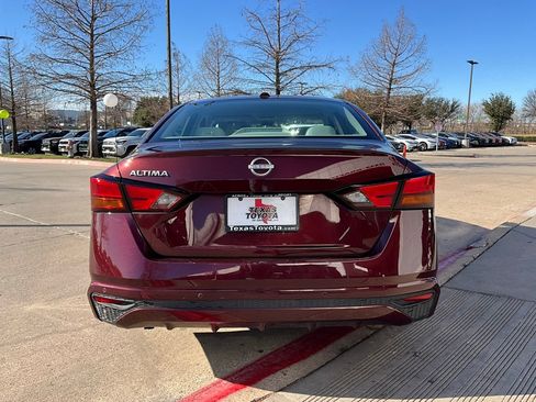 Used 2025 Nissan Altima 2.5 SV image 7