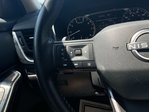 Used 2025 Nissan Rogue SV FWD image 25