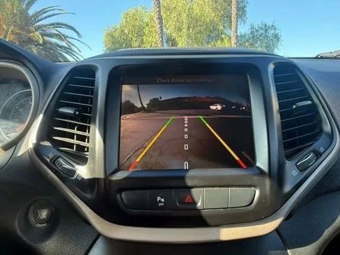 Used 2015 Jeep Cherokee Limited w/ Luxury Group FWD image 23