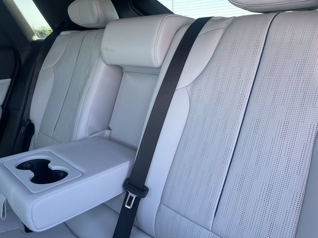 Certified 2024 Cadillac Lyriq Luxury AWD/4WD image 30