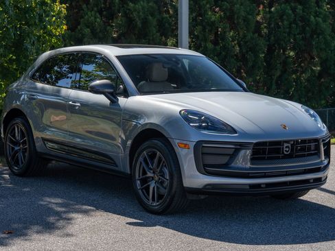 New 2026 Porsche Macan Turbo image 9