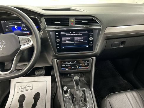 Certified 2022 Volkswagen Tiguan SE AWD/4WD image 18