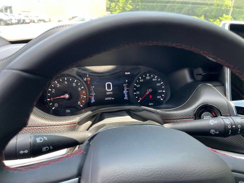 Used 2025 Jeep Compass Trailhawk AWD/4WD image 39