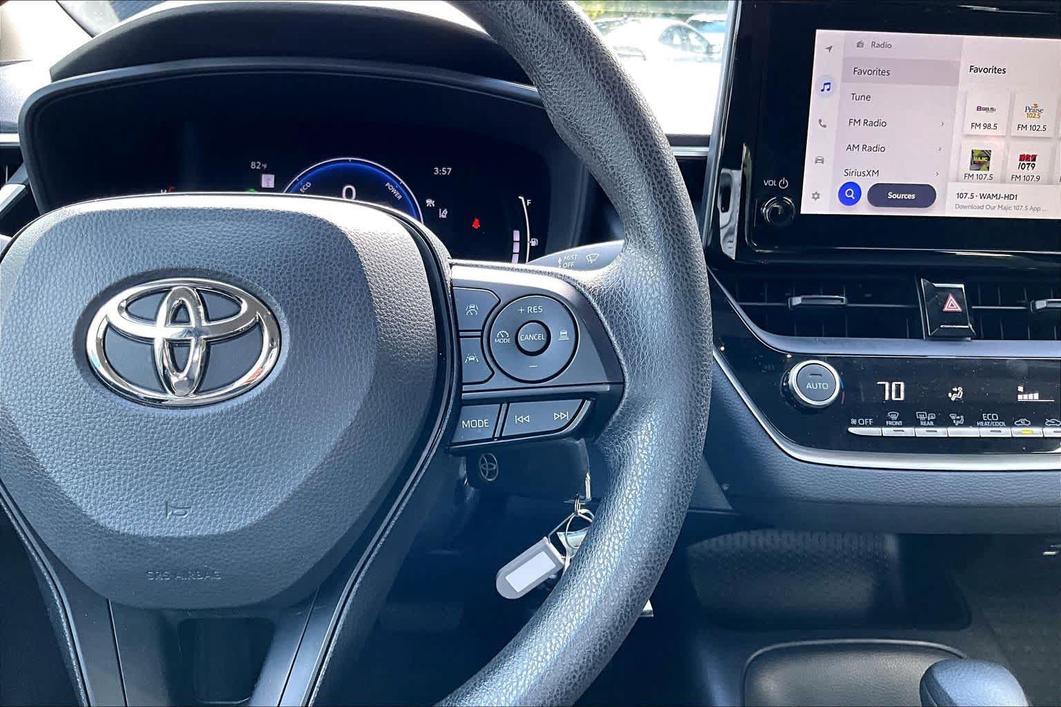 Used 2026 Toyota Corolla LE FWD image 25