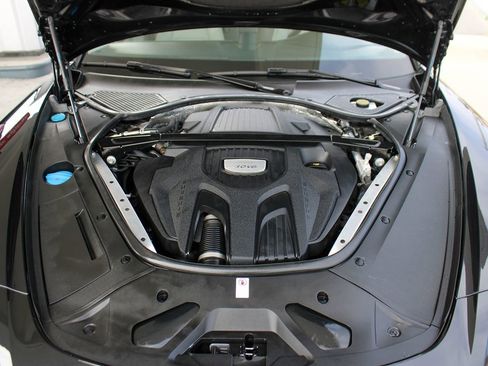 Used 2018 Porsche Panamera 4 AWD/4WD image 43