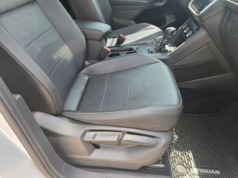 Used 2019 Volkswagen Tiguan SE w/ Panoramic Sunroof Package FWD image 31
