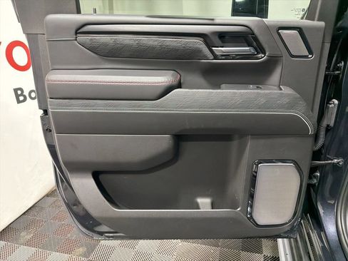 Used 2025 GMC Sierra 2500 AT4X AWD/4WD image 17
