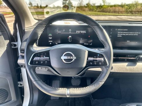 Used 2023 Nissan Ariya FWD image 18