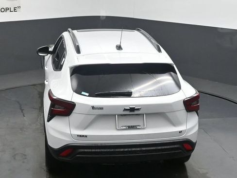 New 2026 Chevrolet Trax LT w/ Sunroof Package FWD image 35