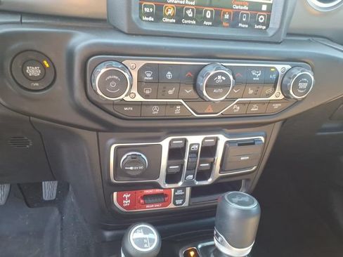 Used 2022 Jeep Wrangler Unlimited Rubicon w/ LED Lighting Group AWD/4WD image 10