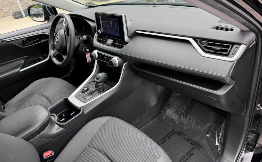 Used 2023 Toyota RAV4 LE AWD/4WD image 30