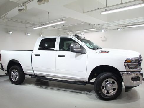 Used 2025 RAM 2500 Tradesman AWD/4WD image 11